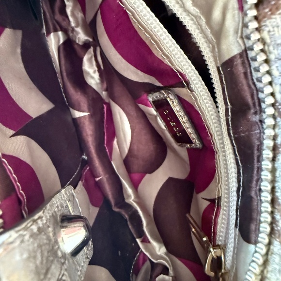 Super Cute Vintage Y2K GUESS mini shoulder bag - Picture 9 of 10